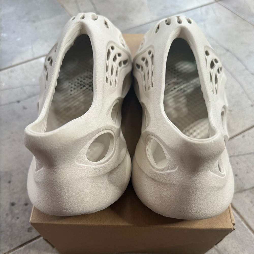 Yeezy Foamrummer Ararat View 3